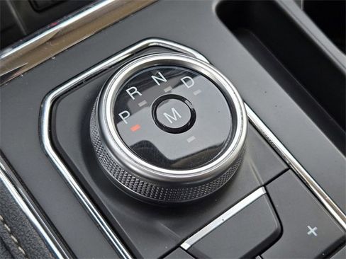 Used 2024 Ford Expedition XLT image 17