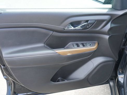 Used 2021 GMC Acadia SLE FWD image 18