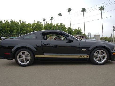 Used 2006 Ford Mustang GT Premium image 12