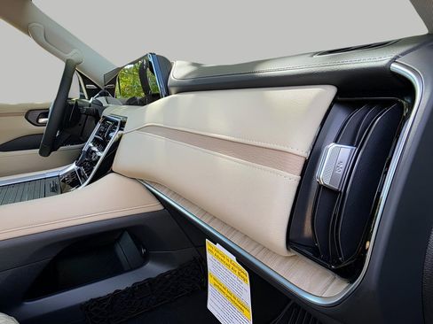 New 2026 Nissan Armada Platinum w/ Convenience Package RWD image 23