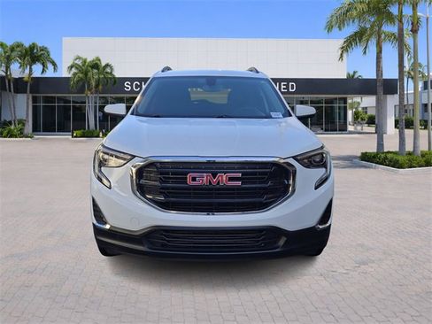 Used 2019 GMC Terrain SLE w/ Driver Convenience Package image 2