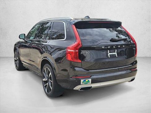 Used 2021 Volvo XC90 T6 Momentum w/ Climate Package image 6