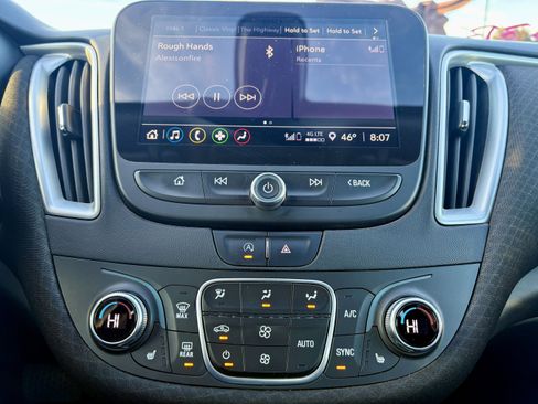 Used 2022 Chevrolet Malibu LT image 19