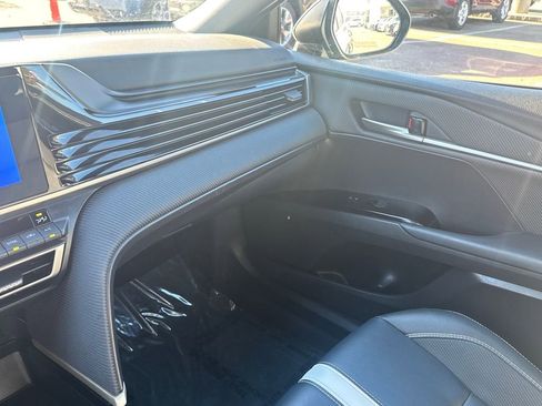 Used 2025 Toyota Camry SE image 27