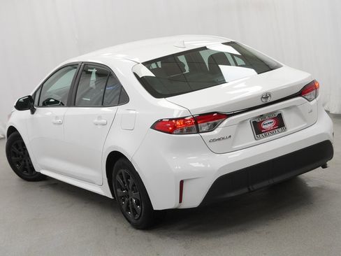 Used 2023 Toyota Corolla LE image 11