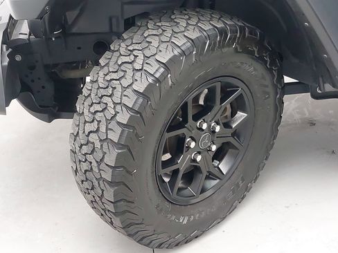 Used 2024 Jeep Wrangler Willys image 31