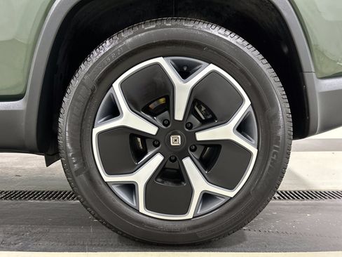 Used 2024 Rivian R1S Adventure AWD/4WD image 10
