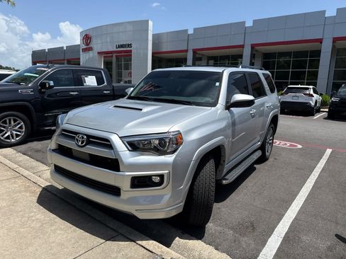 Used 2023 Toyota 4Runner TRD Sport AWD/4WD image 5