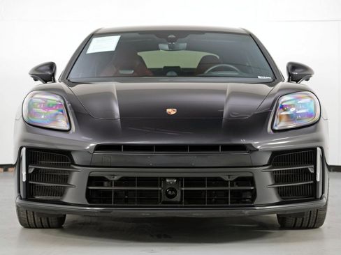 Used 2024 Porsche Panamera image 7