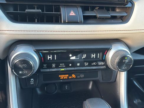 Used 2021 Toyota RAV4 XLE image 35