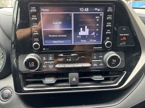 Used 2022 Toyota Highlander L FWD image 15