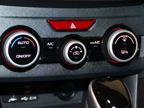 Used 2023 Subaru Crosstrek 2.5i Limited w/ Moonroof Package image 45