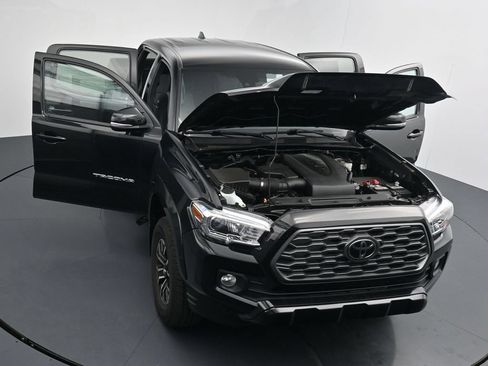 Used 2023 Toyota Tacoma TRD Sport AWD/4WD image 25