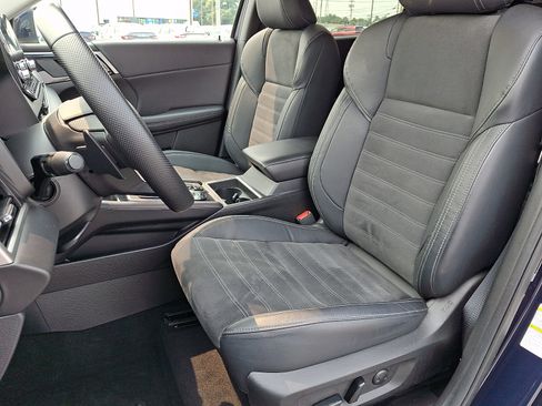 Used 2023 Mitsubishi Outlander SE AWD/4WD image 13