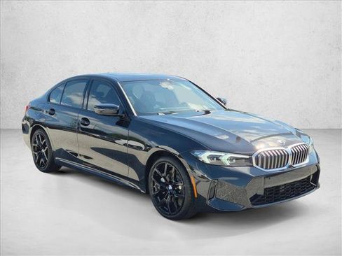Used 2026 BMW 330i Sedan w/ M Sport Package RWD image 6