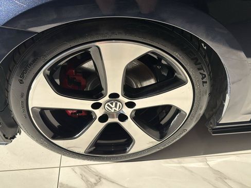 Used 2017 Volkswagen GTI S FWD image 29
