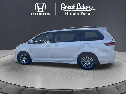 Used 2018 Toyota Sienna XLE Premium FWD image 8