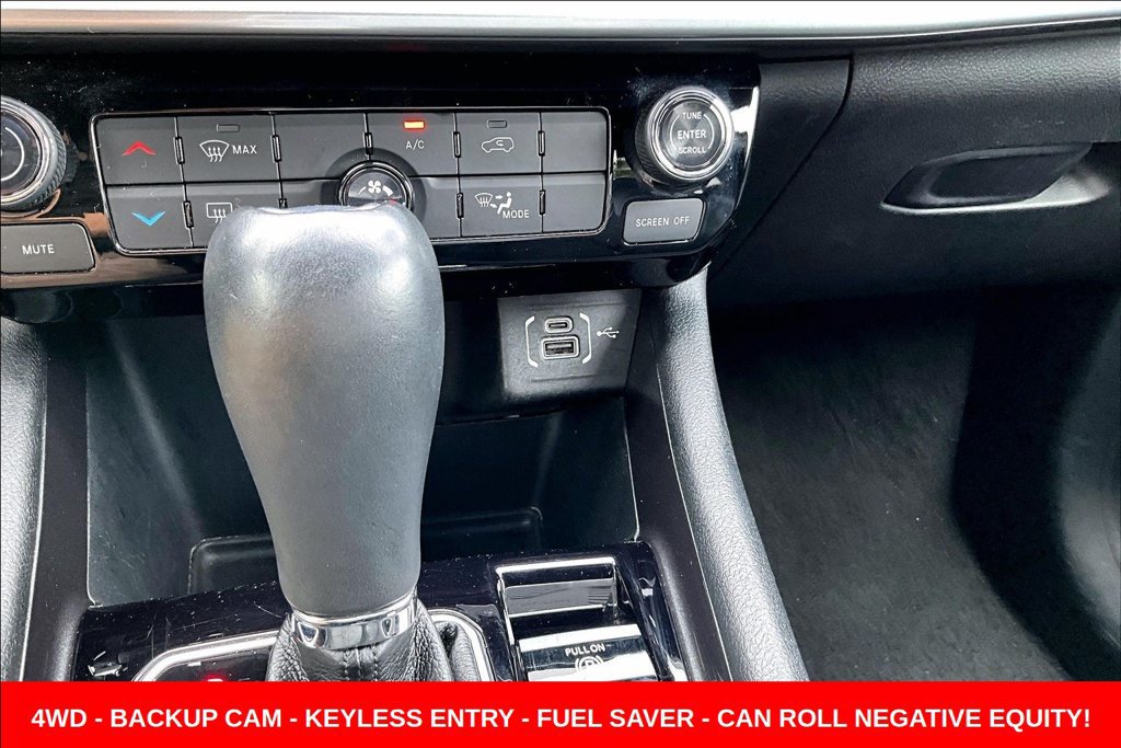 Used 2024 Jeep Compass Latitude AWD/4WD image 16