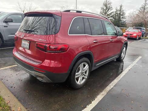 Used 2021 Mercedes-Benz GLB 250 4MATIC image 4