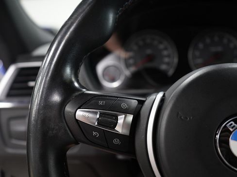 Used 2018 BMW M3 RWD image 29