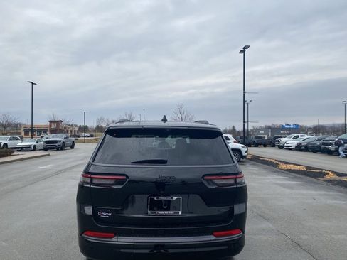 New 2026 Jeep Grand Cherokee L Summit w/ Obsidian Package image 3