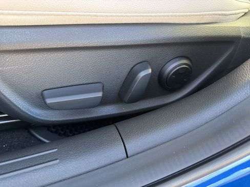 Used 2025 Genesis G70 2.5T w/ Sport Prestige Package image 21