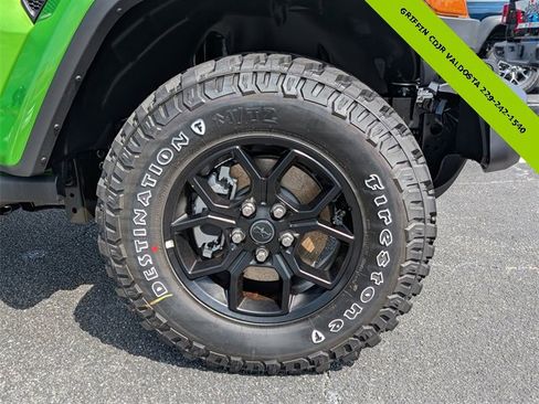 New 2025 Jeep Gladiator Willys image 11