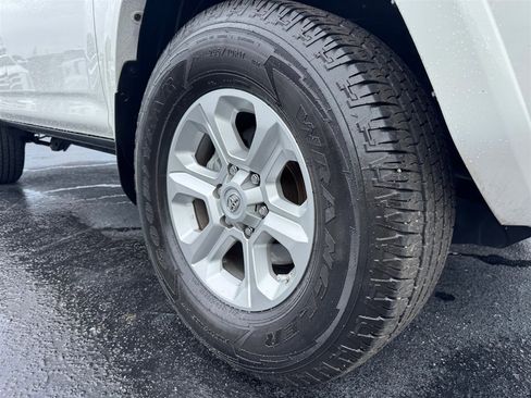 Used 2018 Toyota 4Runner SR5 RWD image 9