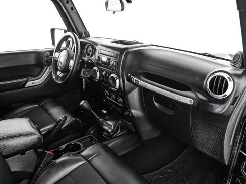 Used 2012 Jeep Wrangler Rubicon image 10