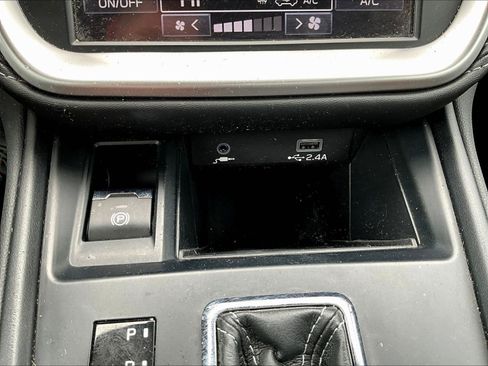 Used 2023 Subaru Outback AWD/4WD image 16