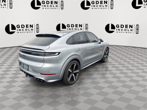 Used 2025 Porsche Cayenne Turbo image 8