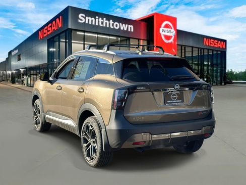 Certified 2025 Nissan Kicks SR w/ Illumination Package image 8