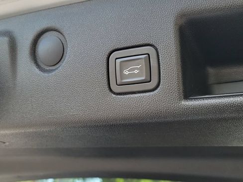 Used 2019 Chevrolet Equinox LT FWD image 10