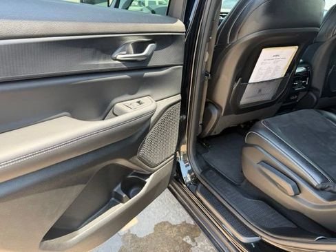 Used 2023 Jeep Grand Cherokee L Laredo AWD/4WD image 11