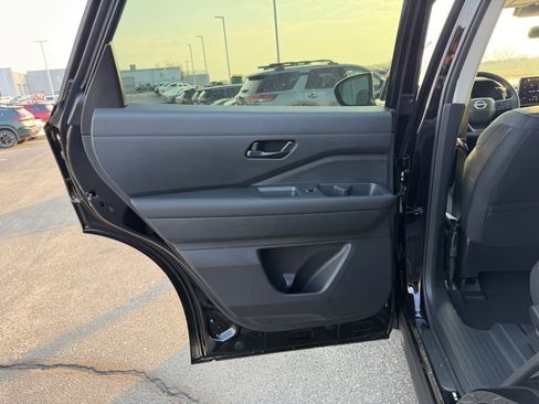 New 2026 Nissan Pathfinder SV image 16