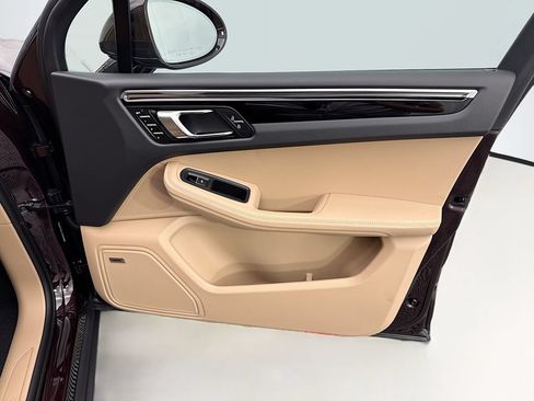 Certified 2026 Porsche Macan AWD/4WD image 26