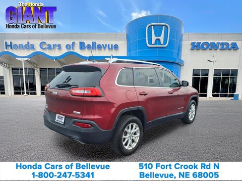 Used 2016 Jeep Cherokee Latitude w/ Comfort/Convenience Group AWD/4WD image 5