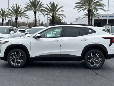 New 2026 Chevrolet Trax LT w/ Driver Confidence Package image 6