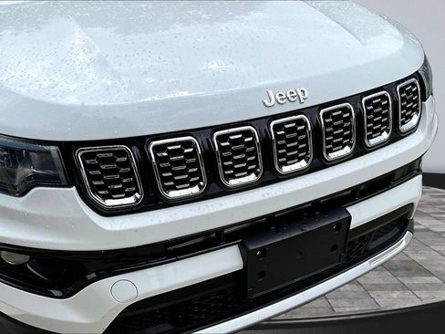 Used 2025 Jeep Compass Limited AWD/4WD image 31