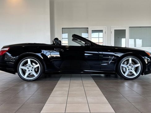 Used 2014 Mercedes-Benz SL 550 image 3