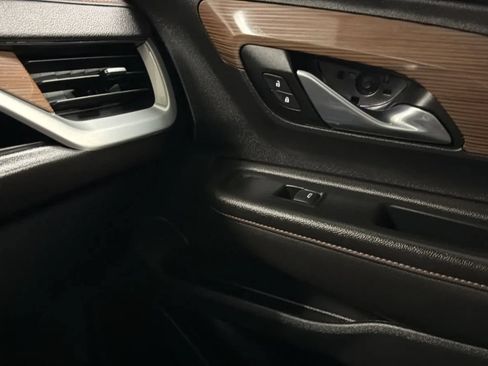 Used 2020 GMC Terrain SLE AWD/4WD image 16