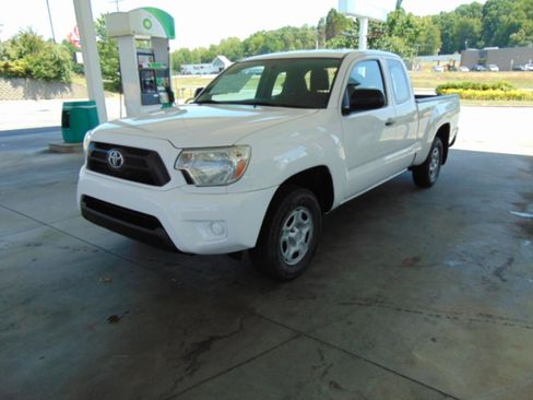 Used 2015 Toyota Tacoma 2WD Access Cab image 19