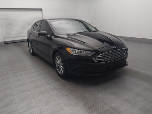 Used 2017 Ford Fusion SE w/ Fusion SE Technology Package image 13