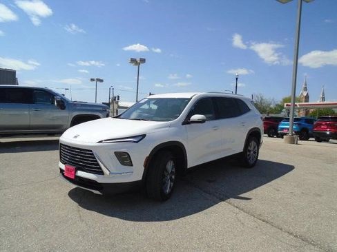Certified 2025 Buick Enclave Preferred AWD/4WD image 3