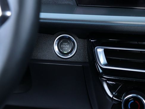 Used 2026 Chevrolet Traverse LT image 25