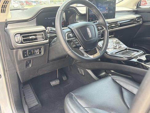 Used 2023 Lincoln Nautilus AWD w/ Premium Package image 12