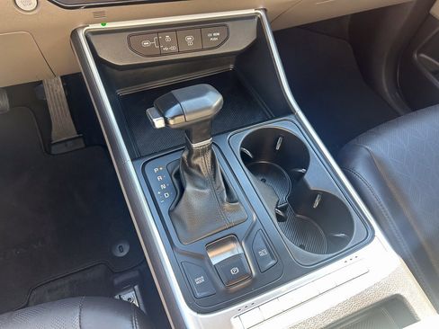 Used 2025 Kia Carnival image 26