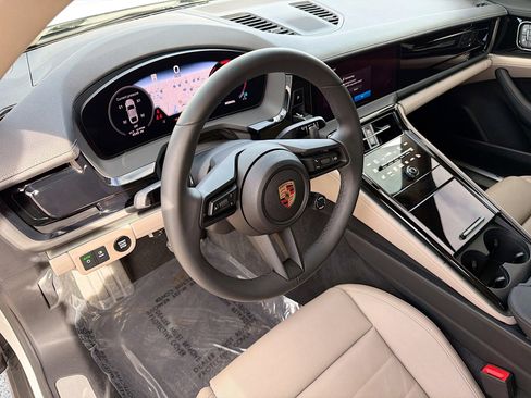 Used 2025 Porsche Panamera 4 image 26
