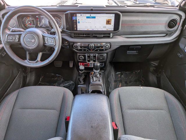 Used 2025 Jeep Wrangler Unlimited Rubicon AWD/4WD image 15