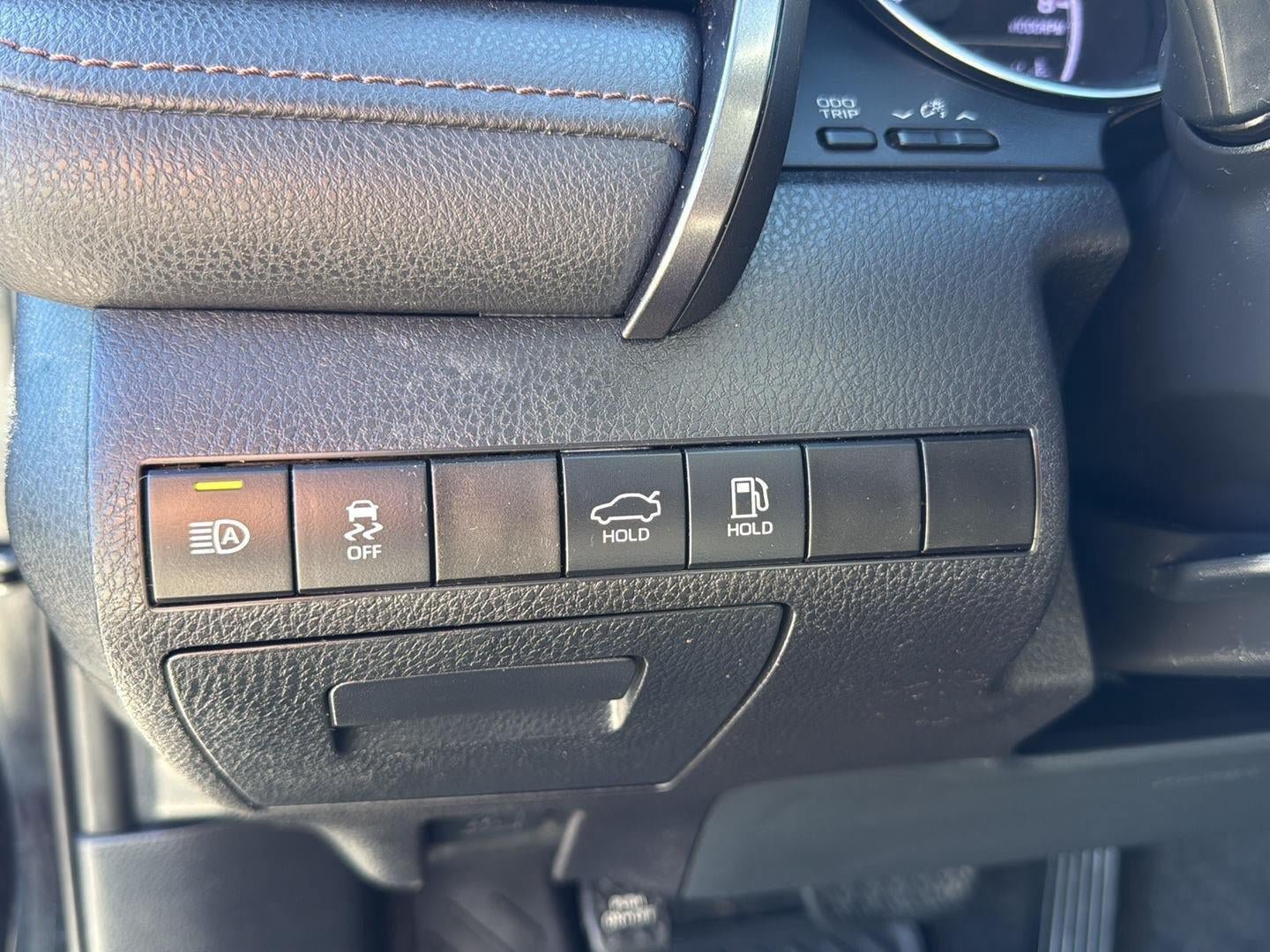 Used 2020 Toyota Camry LE FWD image 13